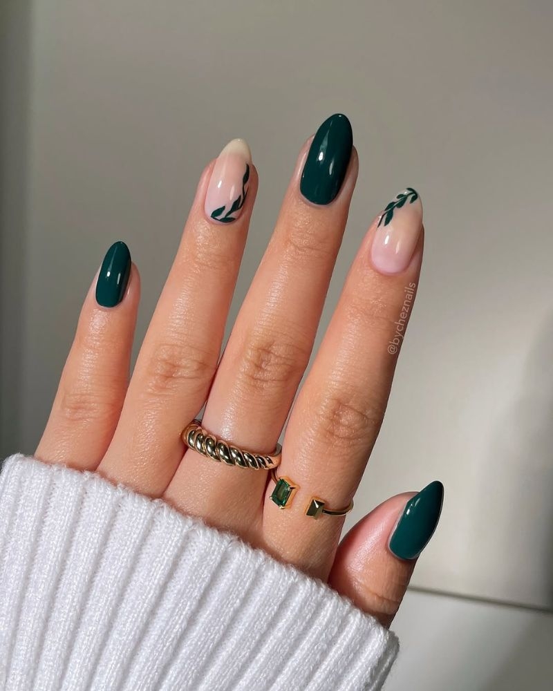 22 Enchanting Emerald Green Nails That Channel Nature s Magic